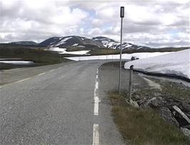Still on high ground, 32.4 miles from Balestrand, 995m above sea level